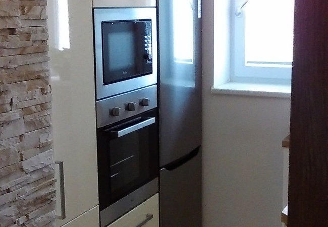 Nábytek na míru Plzeň 77
